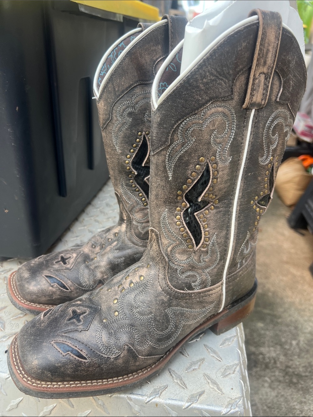 Laredo Brown Distressed Leather Western Heeled Boots